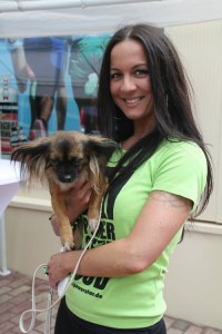 Antonella mit Hündchen... ich seh da echt ne Ähnlichkeit ;-)