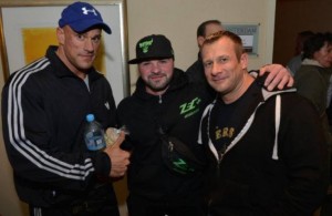 Achim Weitz mit Jury Kruber und Noel Senftleber (Sieger Männerklasse IV)(v.r.n.l.) am Vorabend der Internationalen Deutschen Meisterschaft in Bochum