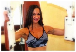 POWERSTAR FOOD Athletin Antonella Trantaki trainiert für die Arnold Classic.jpg POWERSTAR FOOD Athletin Antonella Trantaki trainiert für die Arnold Classic