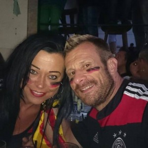 Daumen drücken jür Jogis-Jungs Achim und Melanie stehen als große Sportfreunde natürlich voll hinter dem Deutschen Team!!!